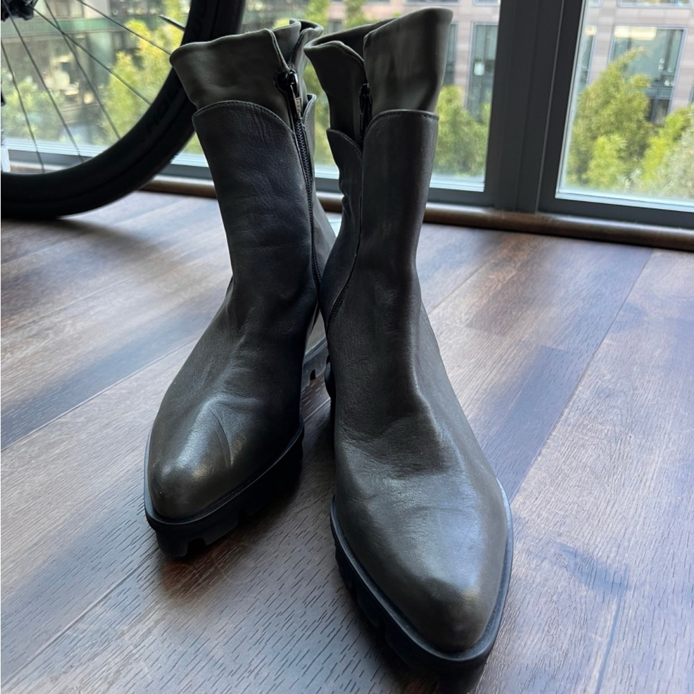 Patrizia Bonfanti Ankle Boots•39/8-8.5